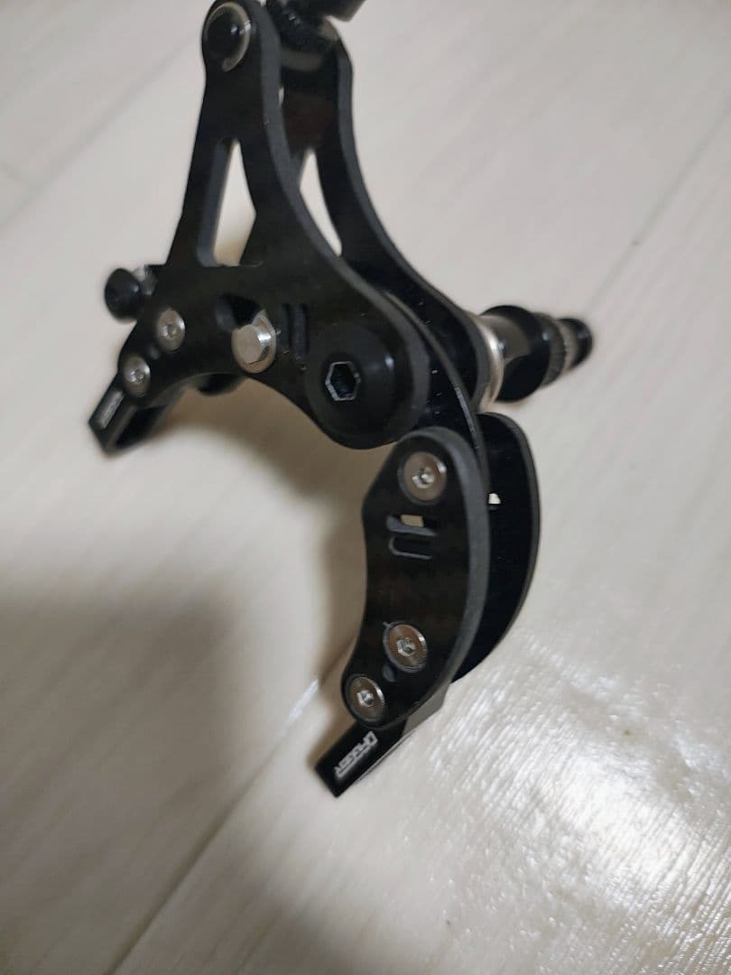 eeブレーキ似の中華キャリパーブレーキ