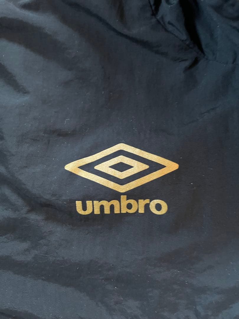 umbro ナイロンセットアップ　裏起毛　ブラック L