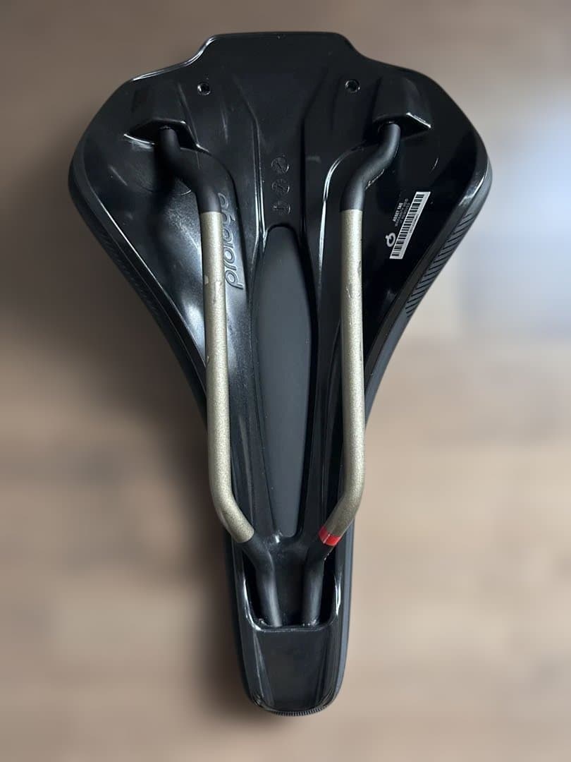 Prologo プロロゴ　SCRATCH EVA TIROX サドル