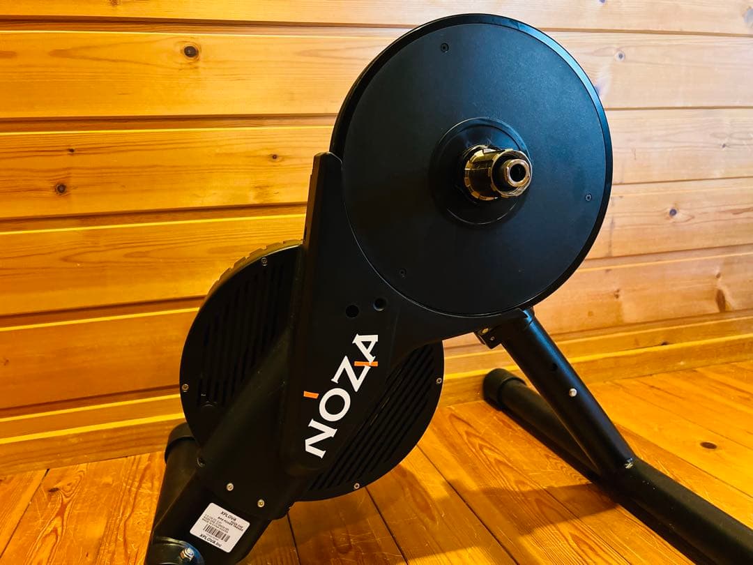 xplova NOZA one トレーニングローラー台