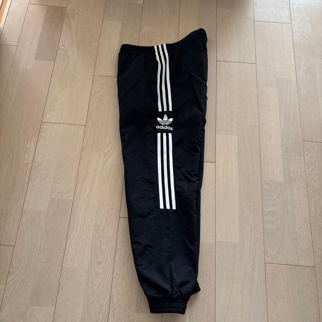 adidas 3本ライン 黒ジャージパンツ S