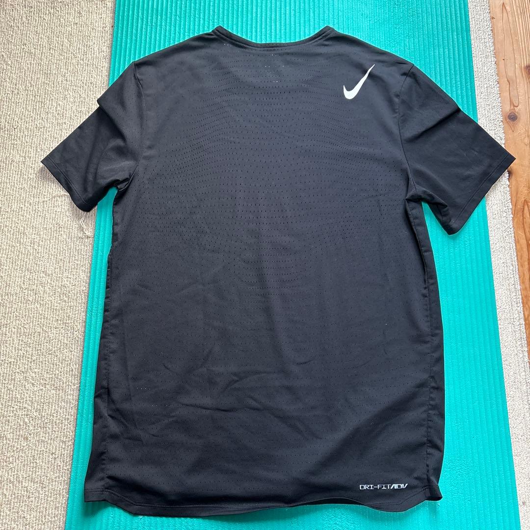 ナイキ　エアロスイフト　Tシャツ