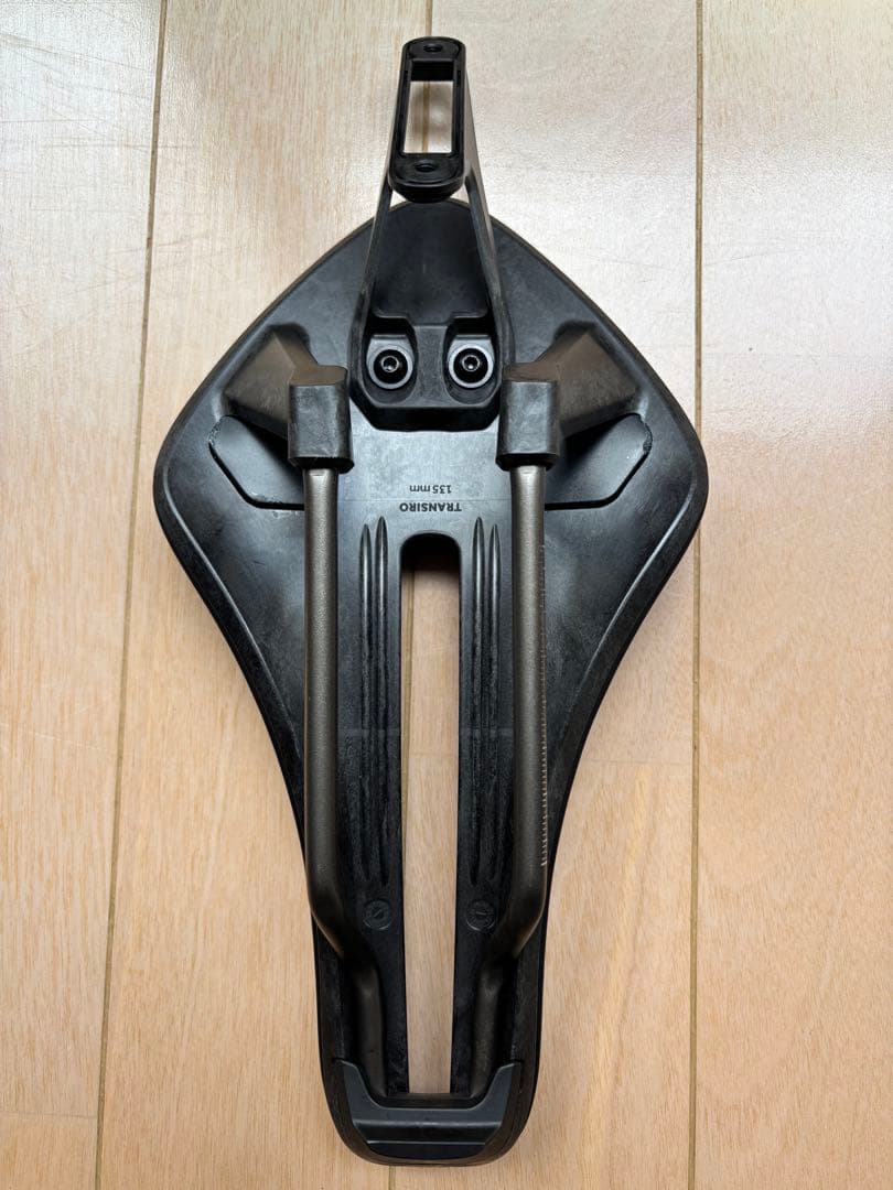 パーツ Fizik TRANSIRO AERIS LONG DISTANCE R3
