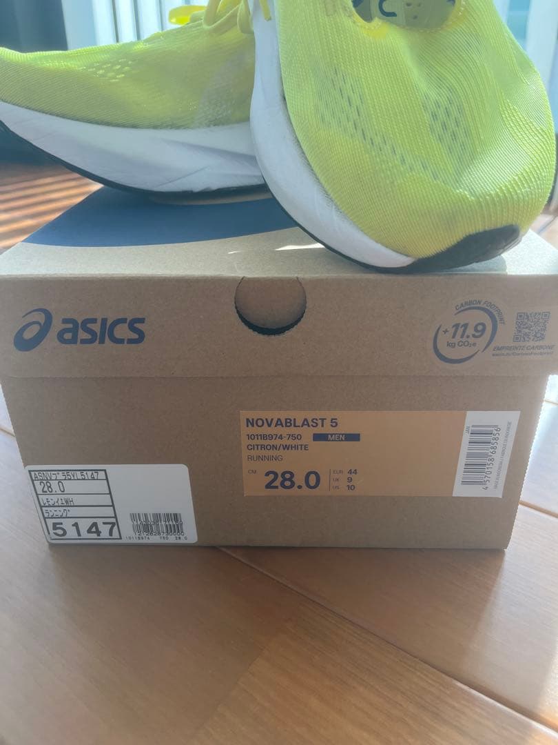 あ*た様 【美品】asics NOVABLAST 5 28.0cm スタンダード
