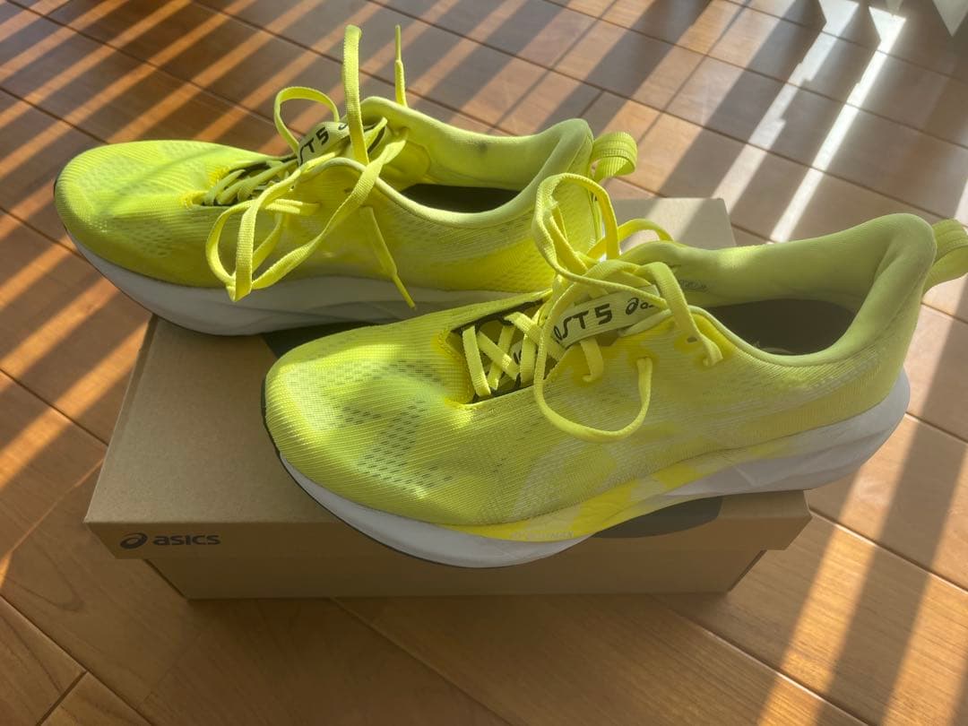 あ*た様 【美品】asics NOVABLAST 5 28.0cm スタンダード