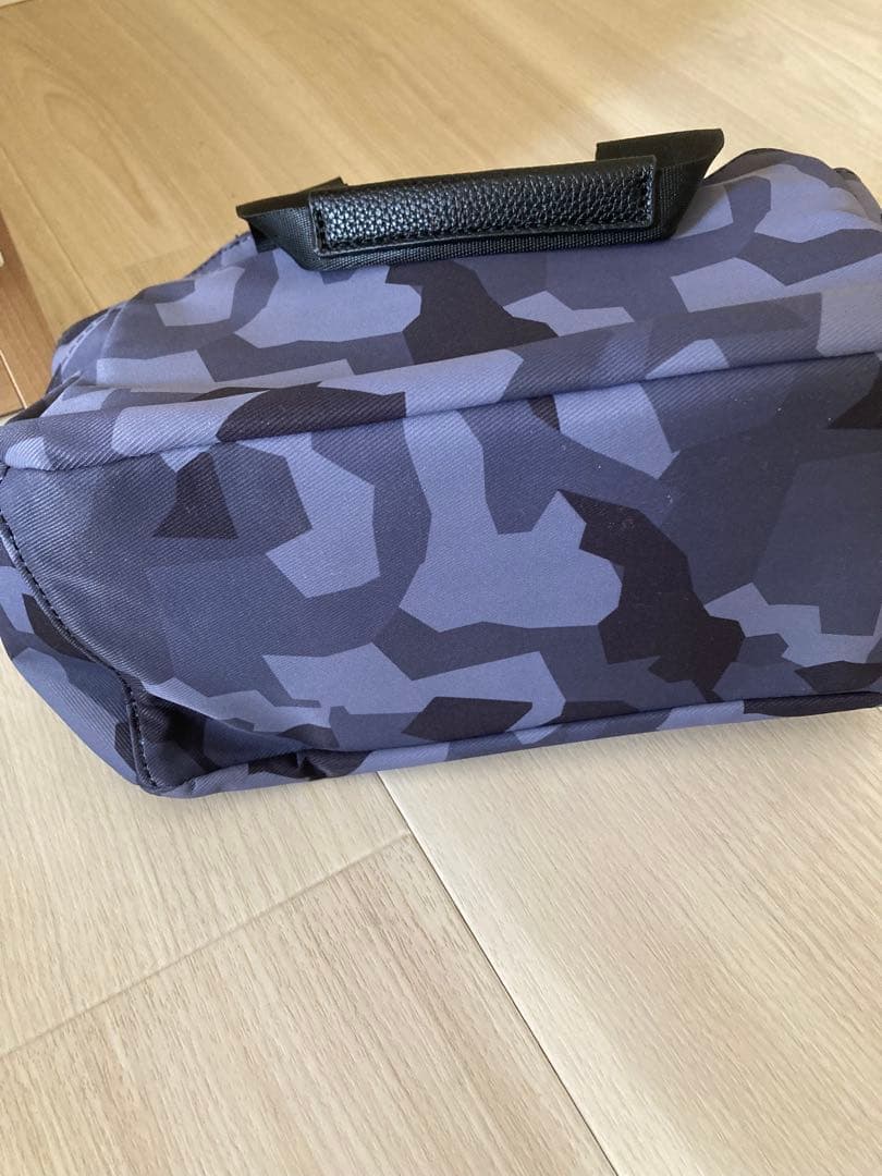新品J.LINDEBERG カモフラージュゴルフカートバッグラウンドバッググレー