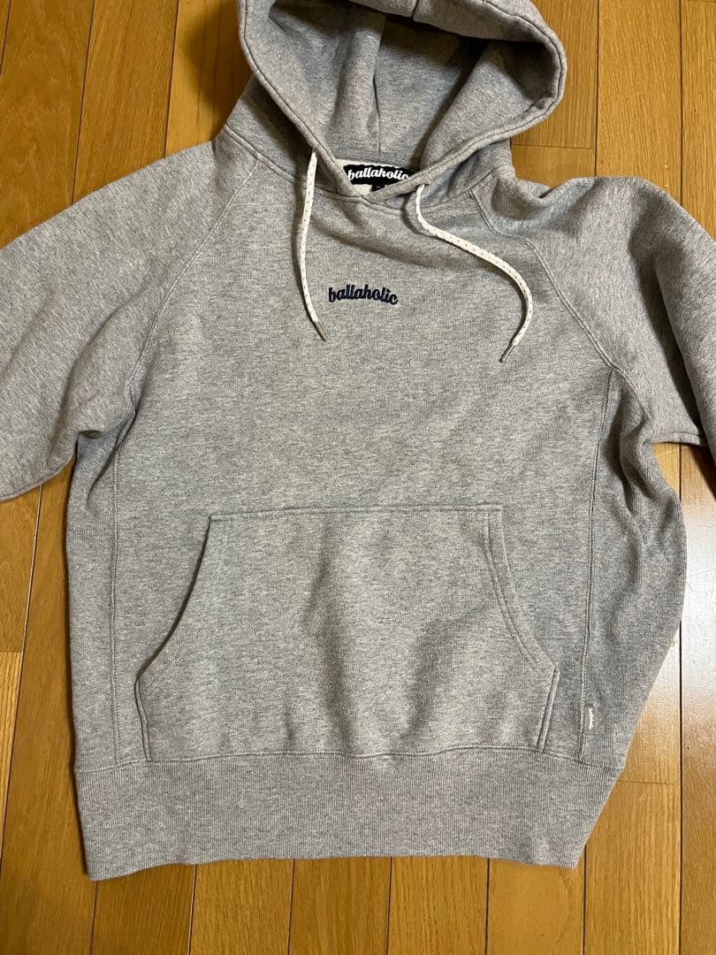 ballaholic スモールロゴ　パーカー