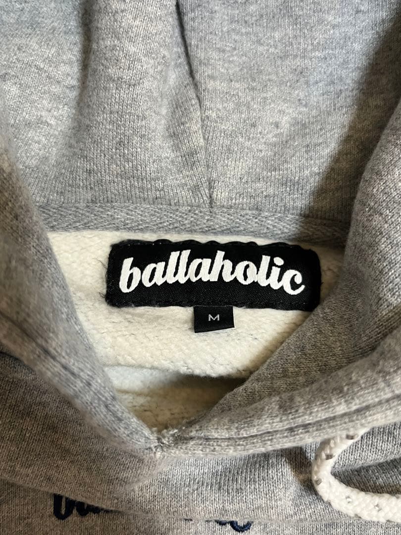 ballaholic スモールロゴ　パーカー