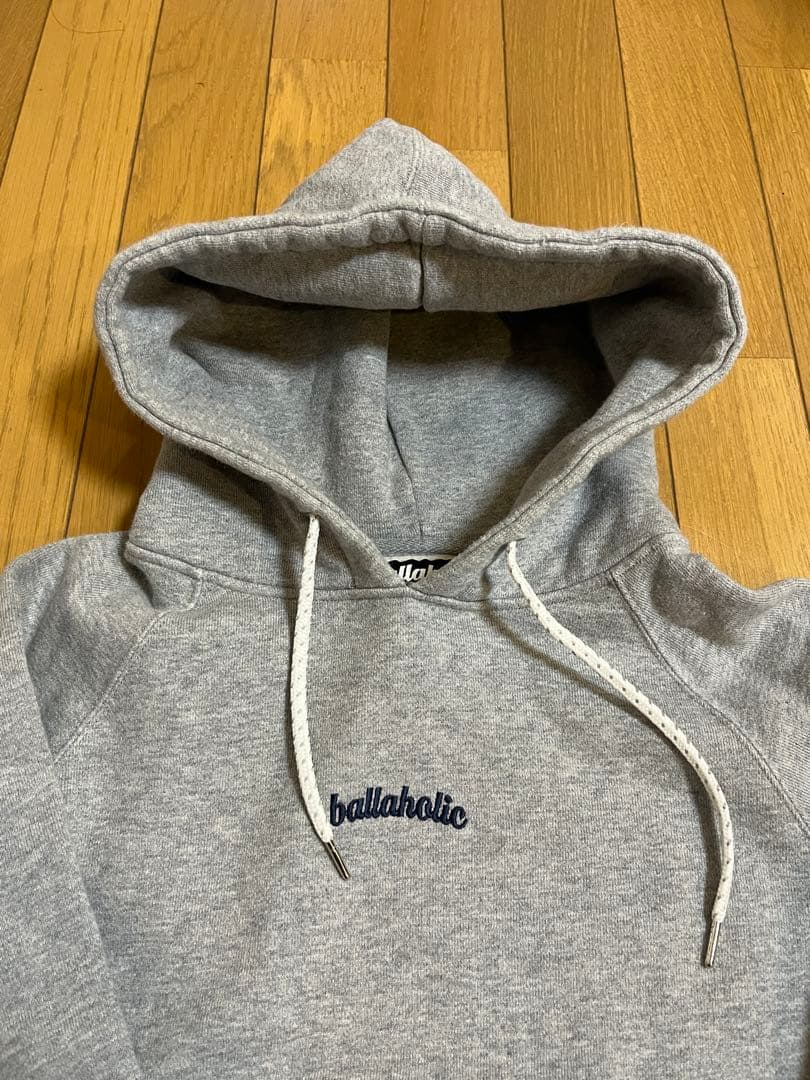 ballaholic スモールロゴ　パーカー
