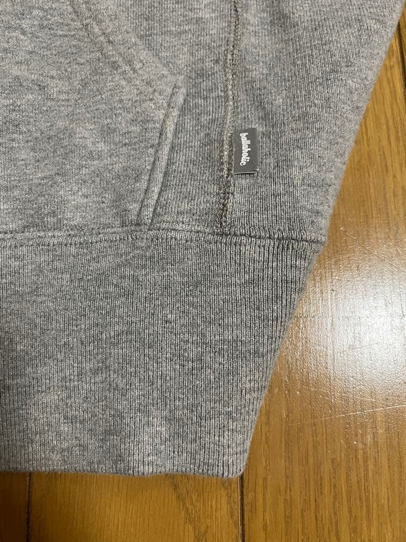 ballaholic スモールロゴ　パーカー