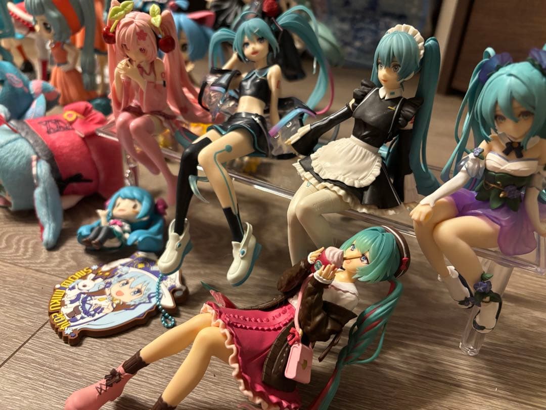 初音ミク　フィギュア　ぬいぐるみ　マスコットまとめ売り　25点