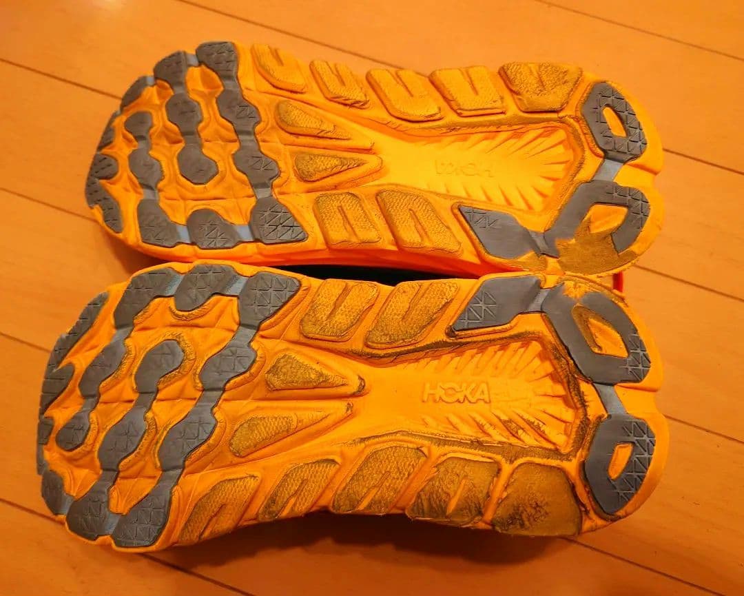 【美品】HOKA ランニングシューズ 　リンコン3 オレンジ系
