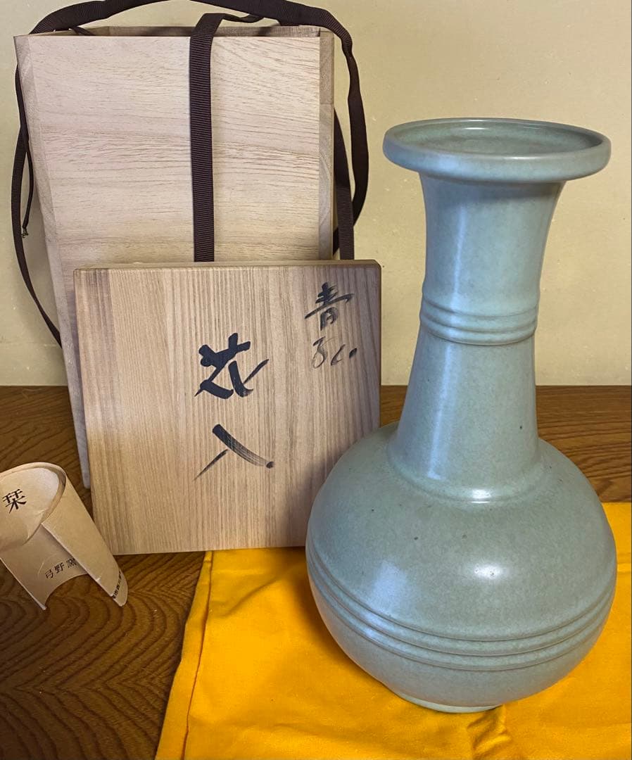 d*7様 人間国宝 中島宏　作　花入　花瓶　旧家蔵出 一点物　青磁 桐箱 茶道具