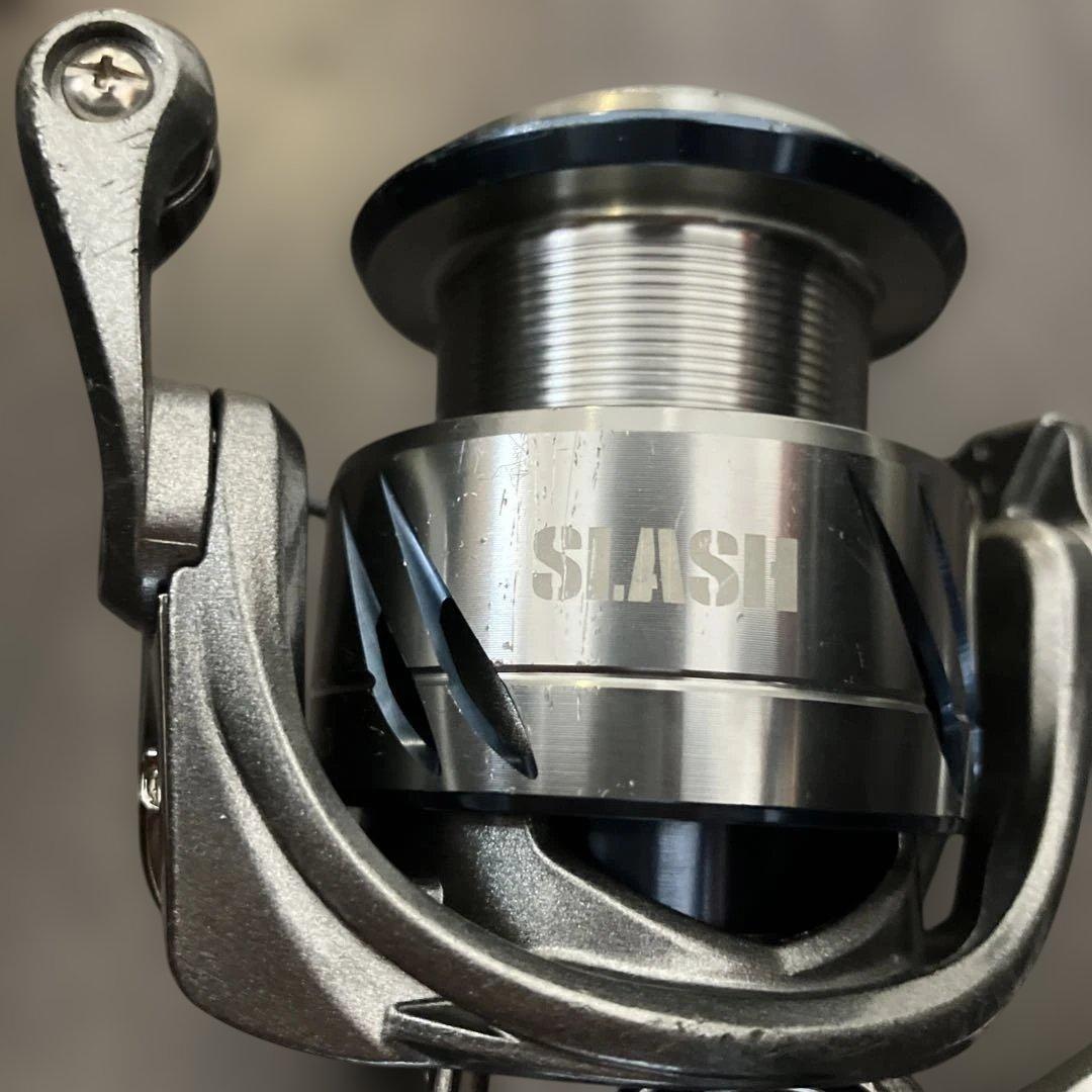 SLASH RIGID 4000HG スピニングリール