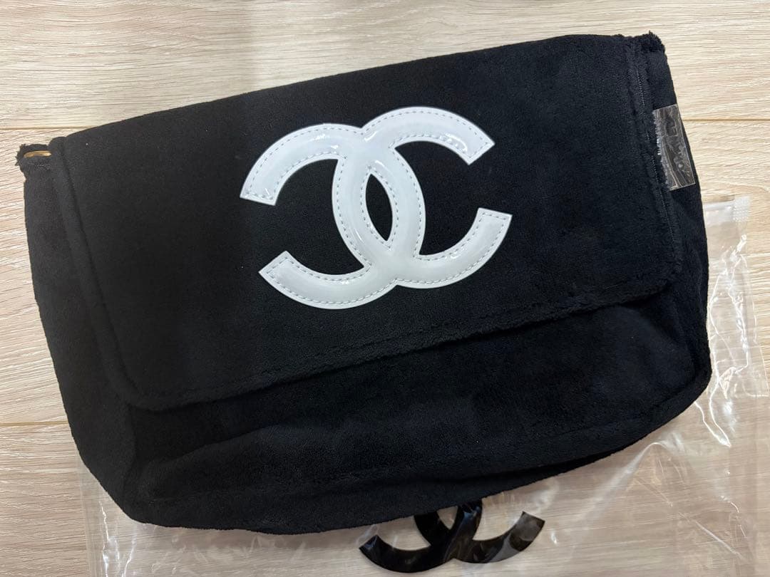 か*ん様 CHANEL シャネル ミニバッグ ポーチ ブラック×ホワイトロゴ ノ