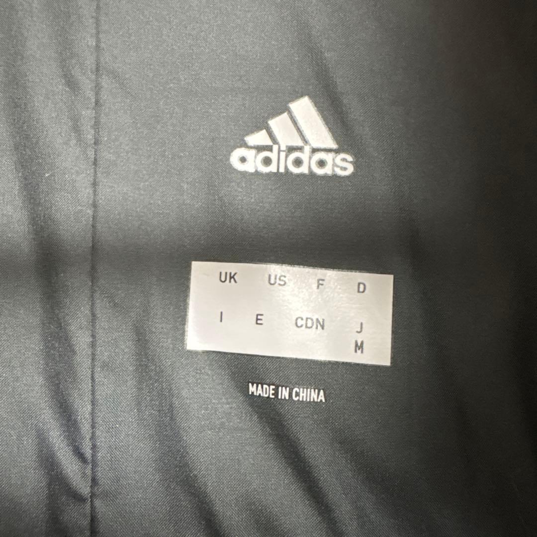 adidas 3本ライン　ライトダウンベンチコート