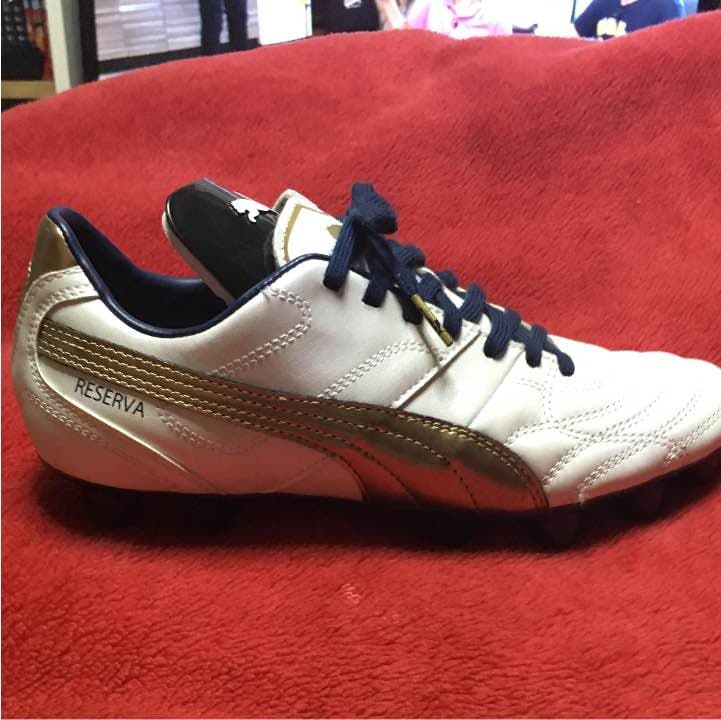 プーマ サッカーシューズ