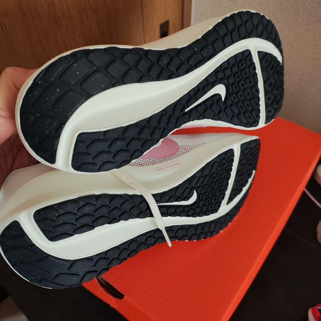 ナイキレディース、ランニングシューズ26.5cm