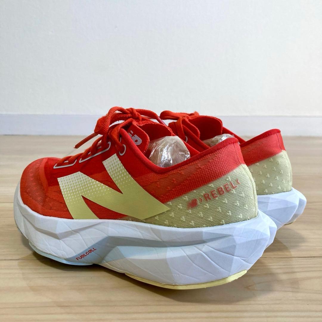 ✨軽量／厚底✨NEWBALANCE FuelCell Rebel v4