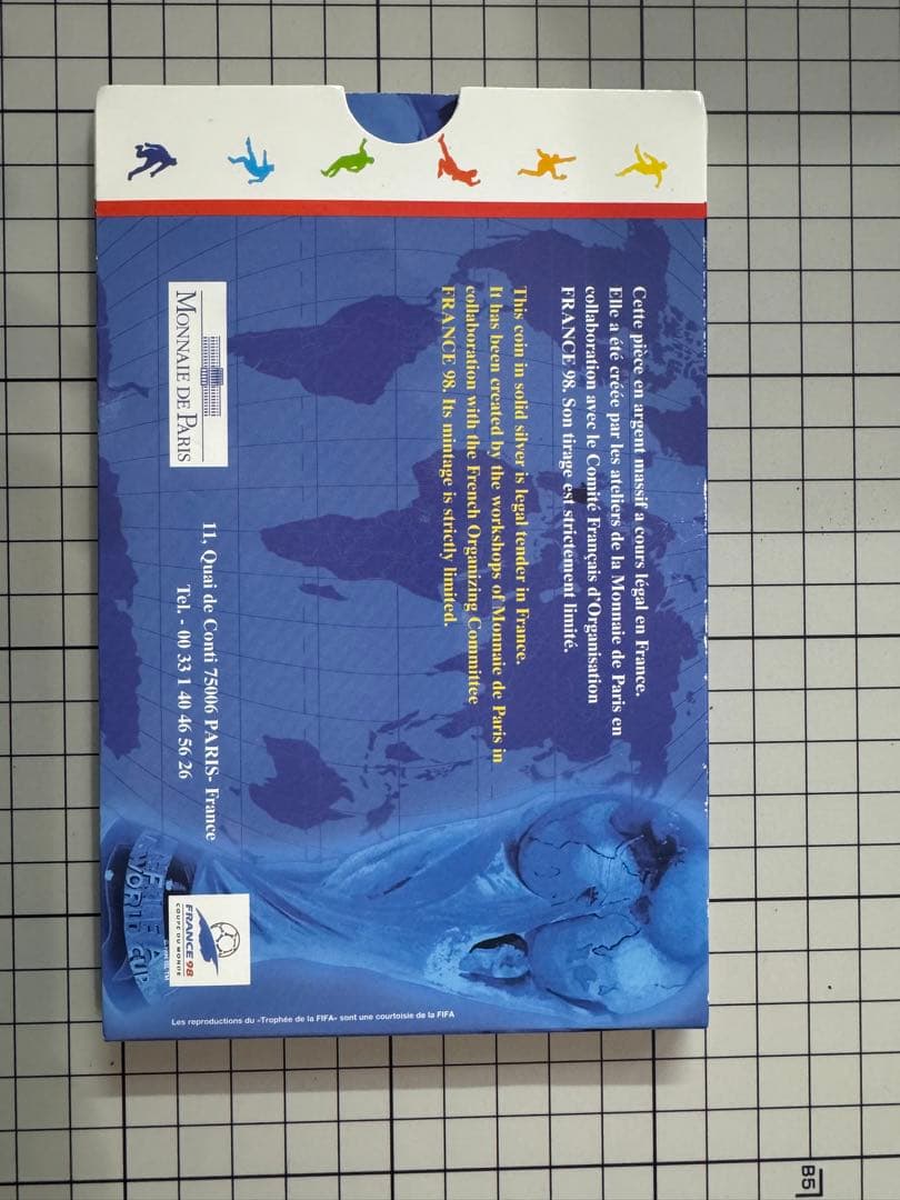 C_0001_サッカーワールドカップ ’98フランス大会記念銀貨とピンバッジ