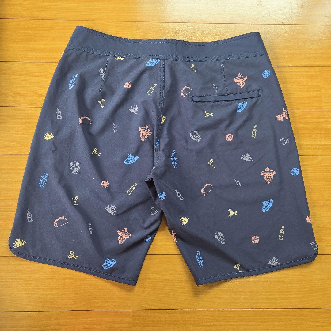 トラヴィスマシュー ネイビー柄ショートパンツ