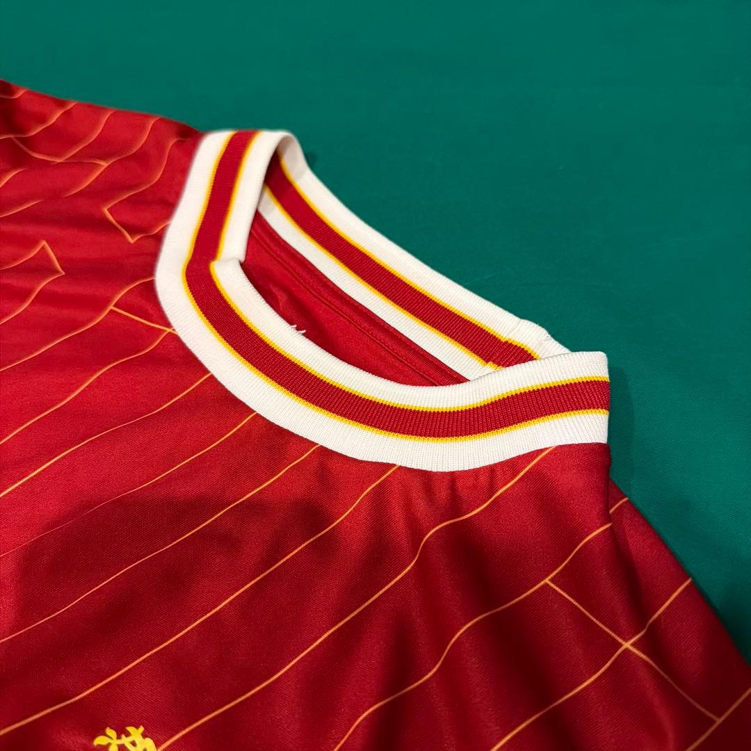 【美品】リバプール サッカーシャツ レッド　Mサイズ