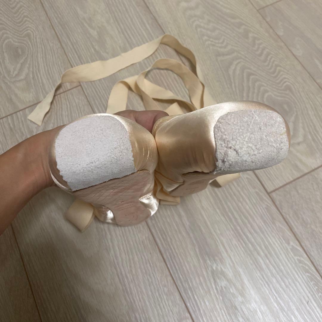 トゥシューズ