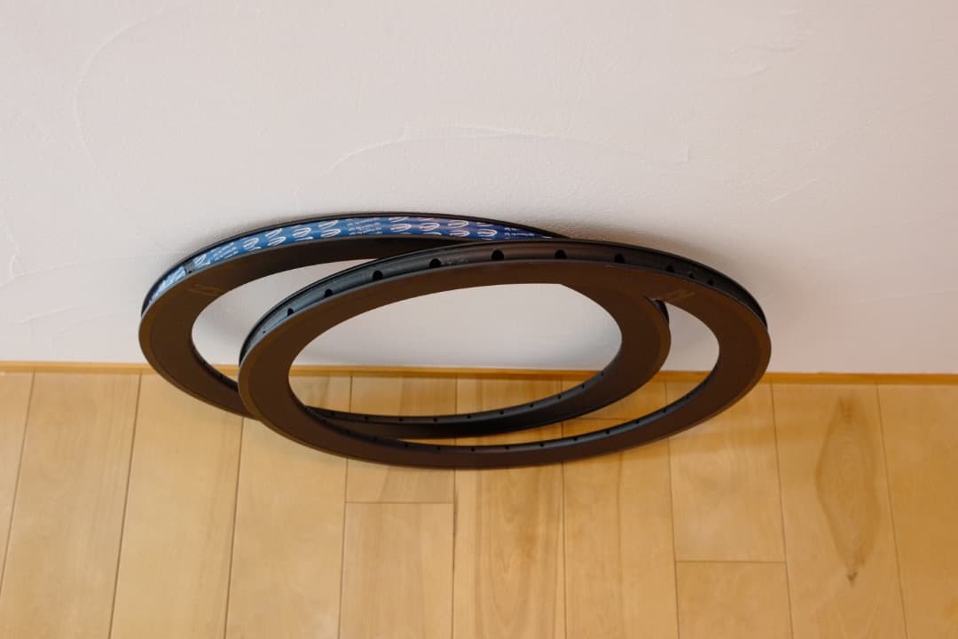H PLUS SON SUPER LITE 20inch(451) 32H 2本