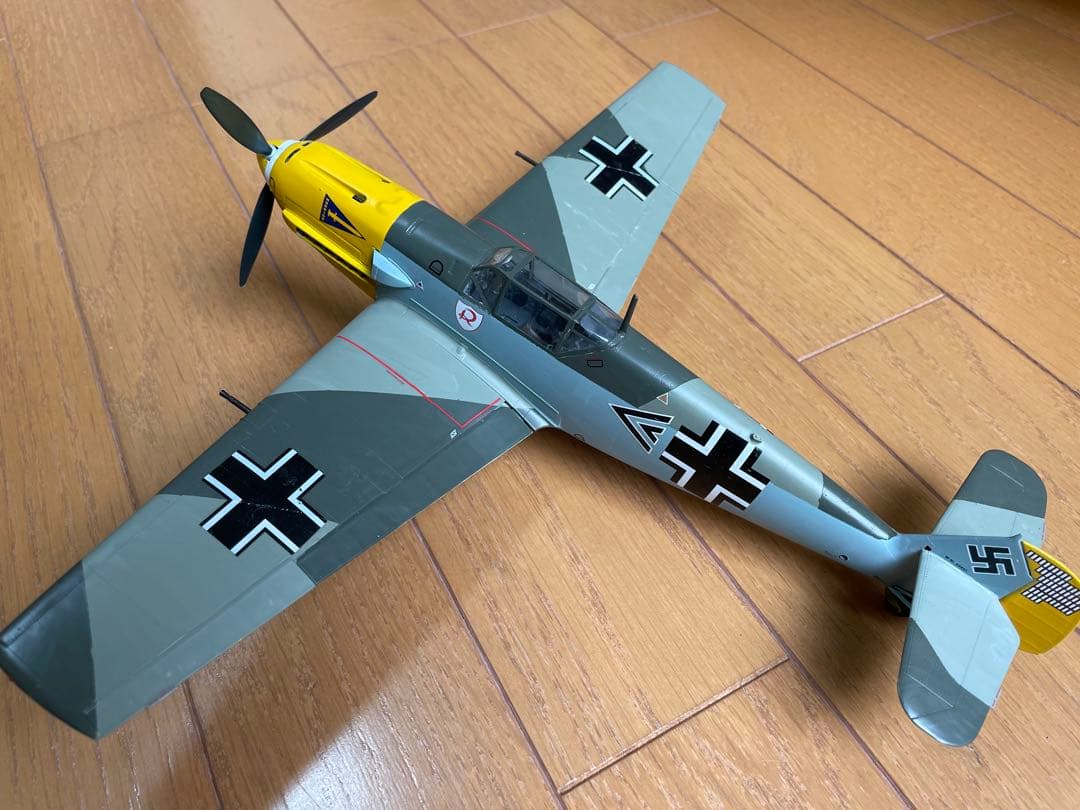 エデュアルド1/32 メッサーシュミットBf109 ドイツ戦闘機プラモデル完成品