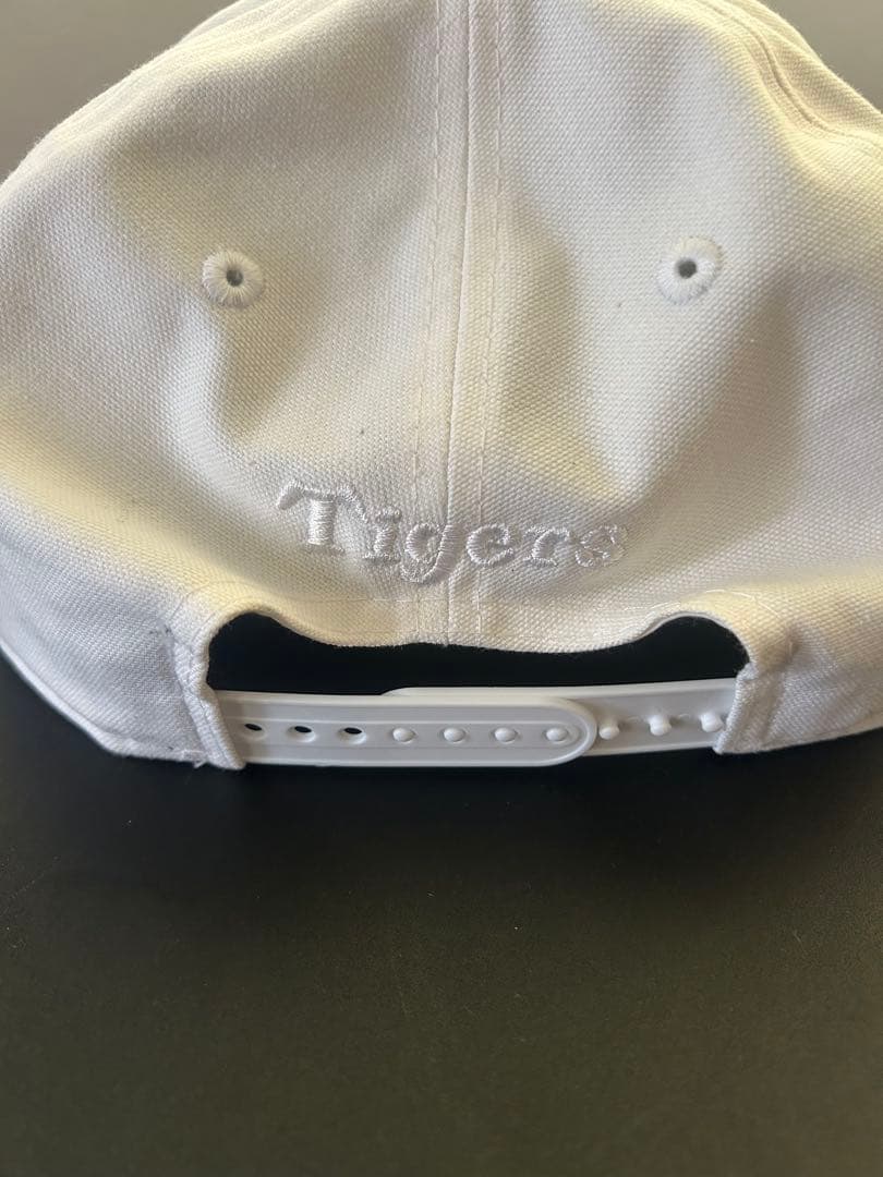 (優勝セール)阪神タイガース ニューエラ　白　9FIFTY ML