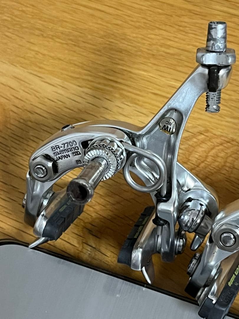 DURA-ACE BR-7700キャリパーブレーキ シルバー