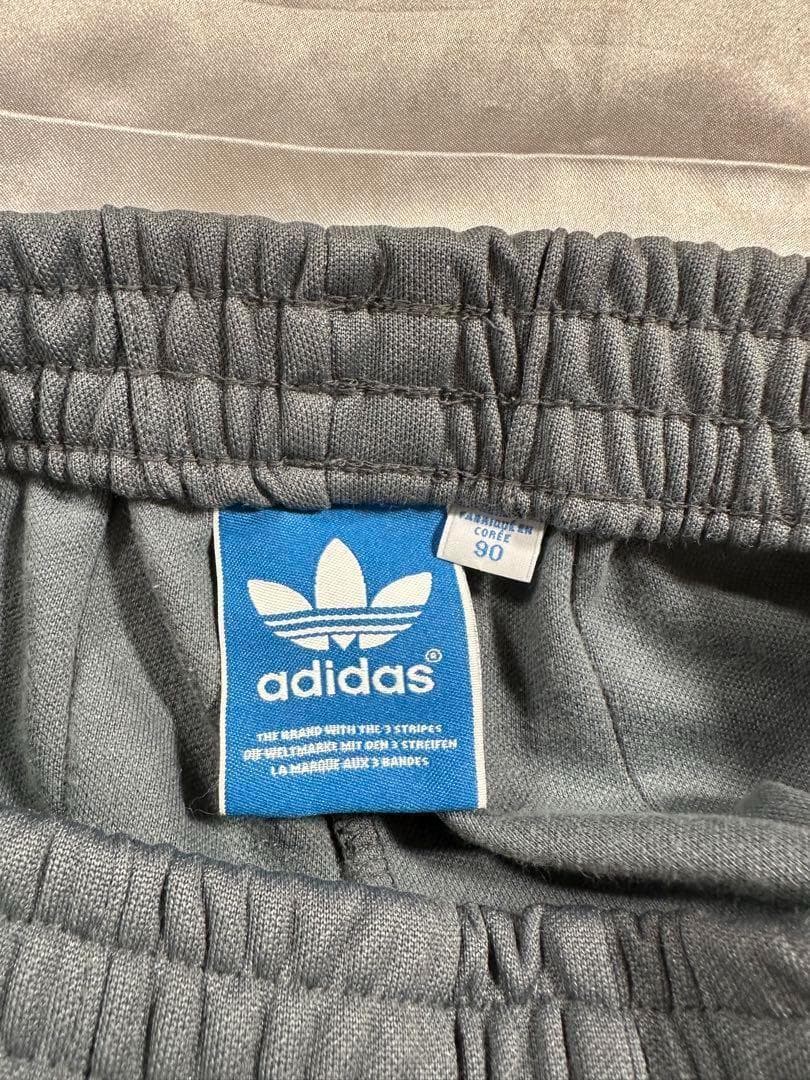希少カラー　adidas アディダス ヨーロッパ トラックパンツ 刺繍ロゴ