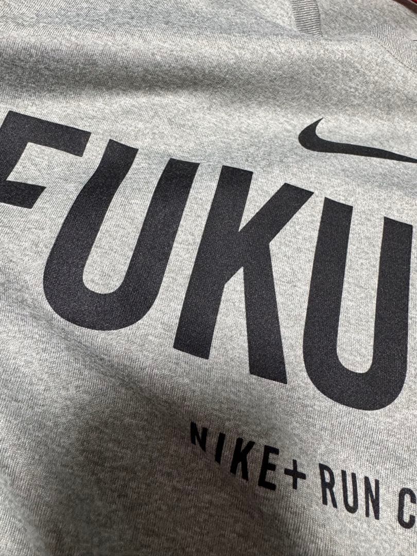 NIKE Tシャツ　NIKE RUN CLUB