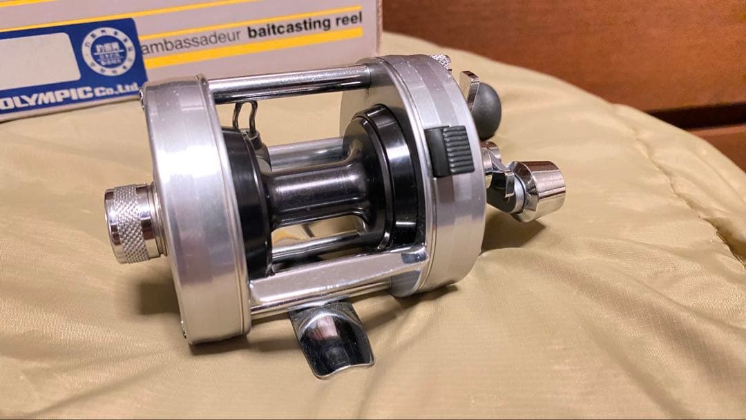 日々値下げ^^ Abu Garcia アブ2500C 美品