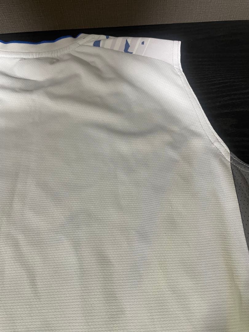 日本代表　桃田賢斗モデル　YONEX ノースリーブシャツ 青カモフラージュ