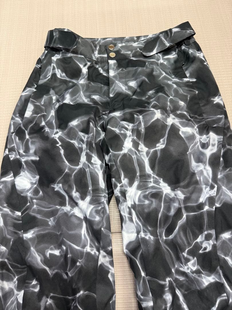 美品☆デサント☆メンズ☆スキーパンツ☆DWMQJD73☆サイズL☆迷彩柄