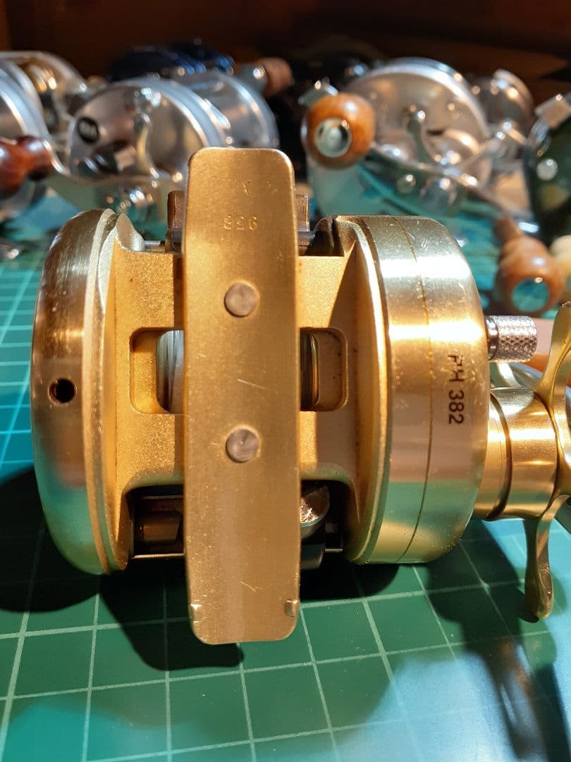 シマノ カルカッタ50XT ウッドノブハンドルカスタム