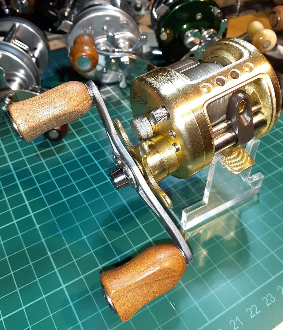 シマノ カルカッタ50XT ウッドノブハンドルカスタム