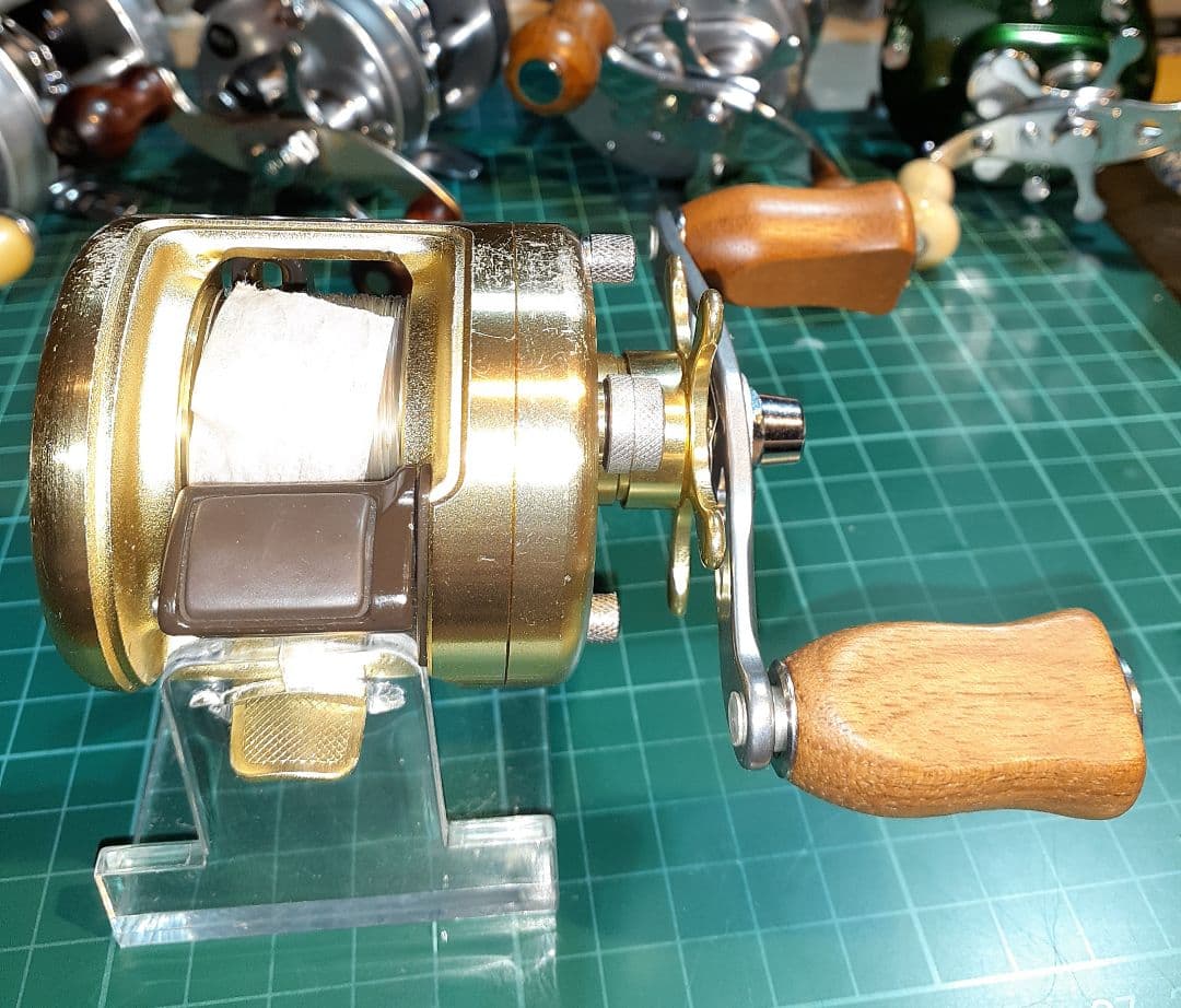 シマノ カルカッタ50XT ウッドノブハンドルカスタム
