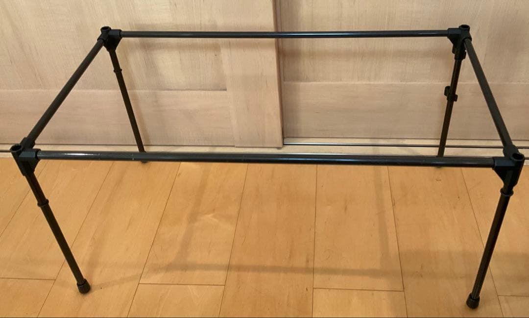 カーボンポールの軽量テーブル LINE CUBE CARBON IGT