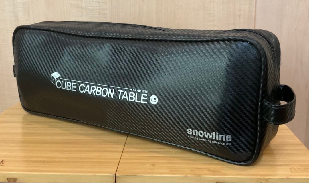 カーボンポールの軽量テーブル LINE CUBE CARBON IGT