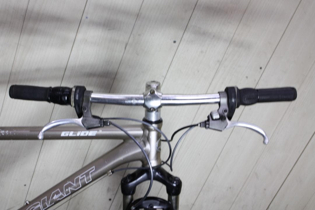 GIANT GLIDE R3 700C 24速 430mm ディスクブレーキ対応