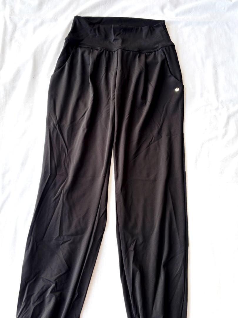新品 チャコットバランス★13750円動きやすいスムースパンツ M 黒 バレエ