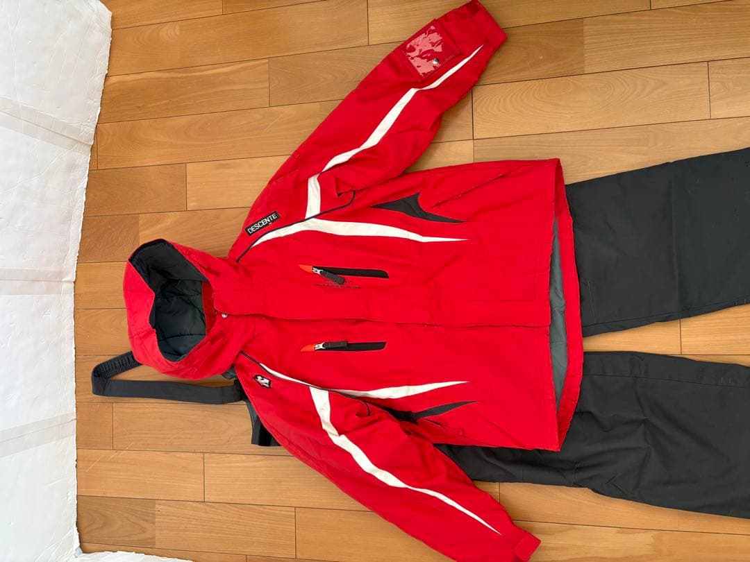 DESCENTE デサント ジュニアスキーウェア 上下 160サイズ（調整可）
