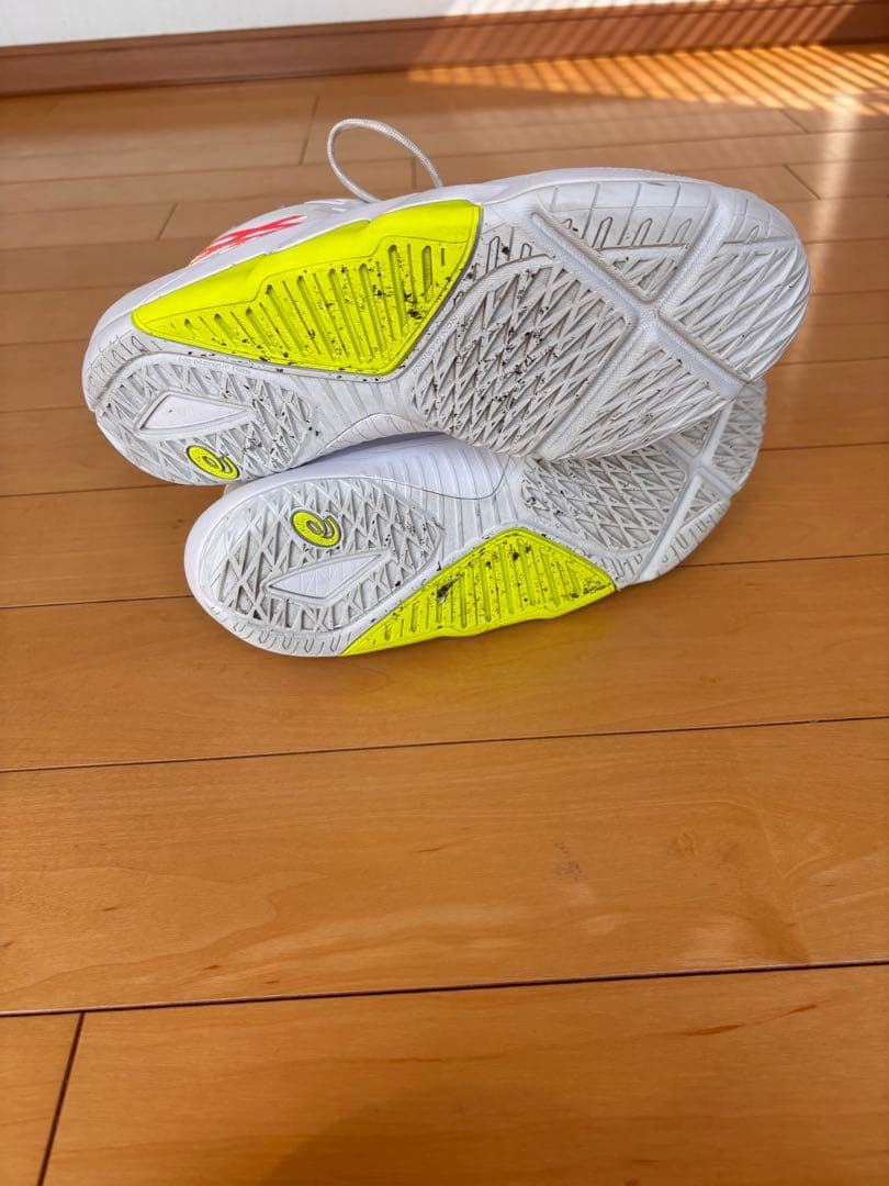 ASICS バスケットボールシューズ ホワイト/イエロー/オレンジ