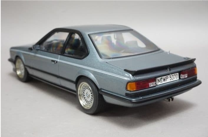 オートアート M635 CSi Shadow-Line 1/18