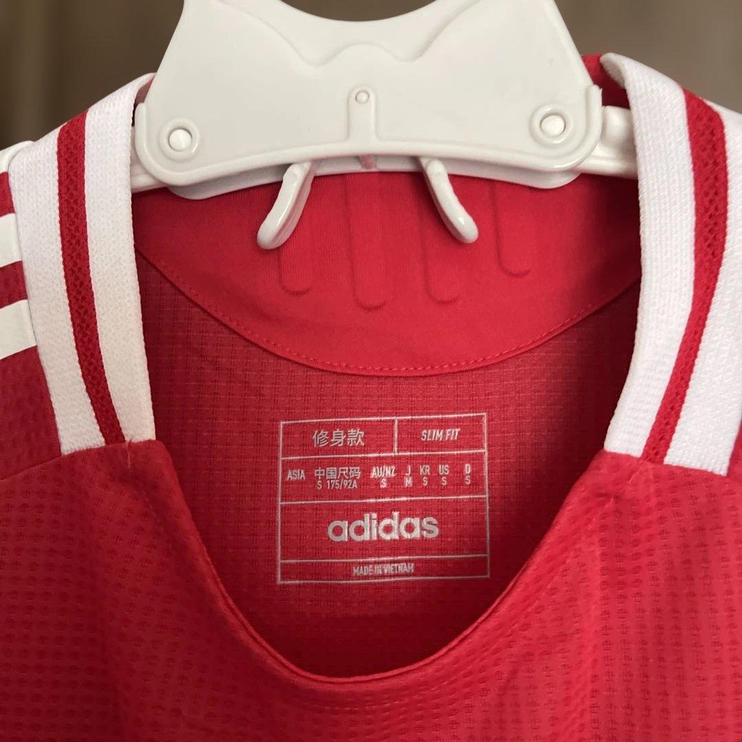 新品　adidas マンチェスターユナイテッド　オーセンティック　Mサイズ