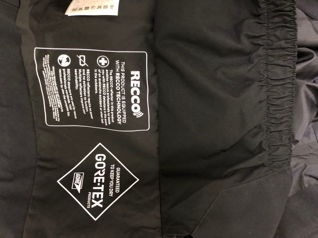 美品　Goldwin GORE-TEX 2L Jacket 黒　日本 3 (L)