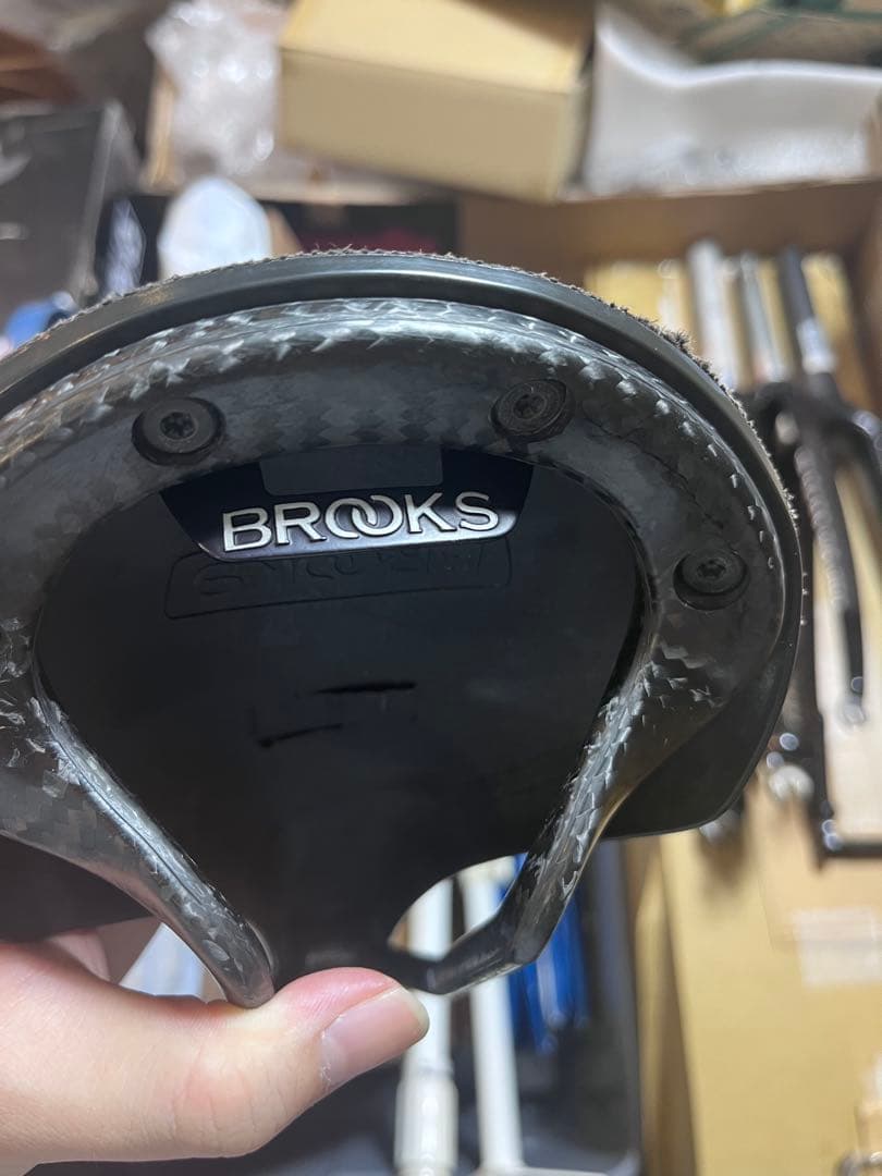BROOKSカーボンサドル