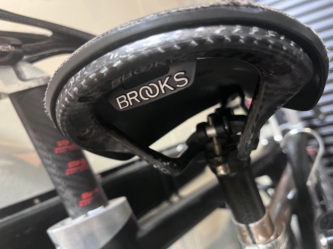 BROOKSカーボンサドル